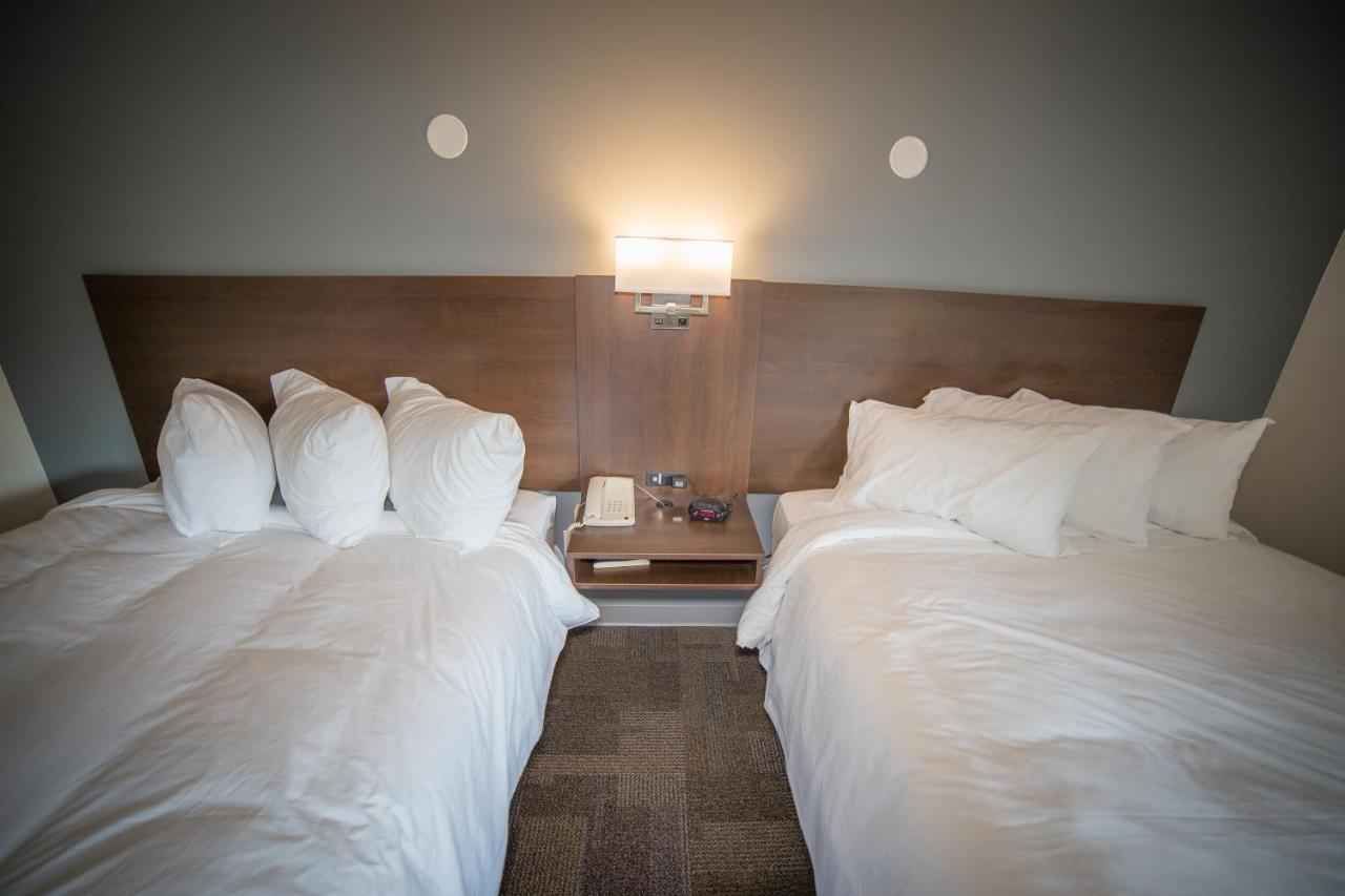 Bedrock Motel Mayo Landing エクステリア 写真