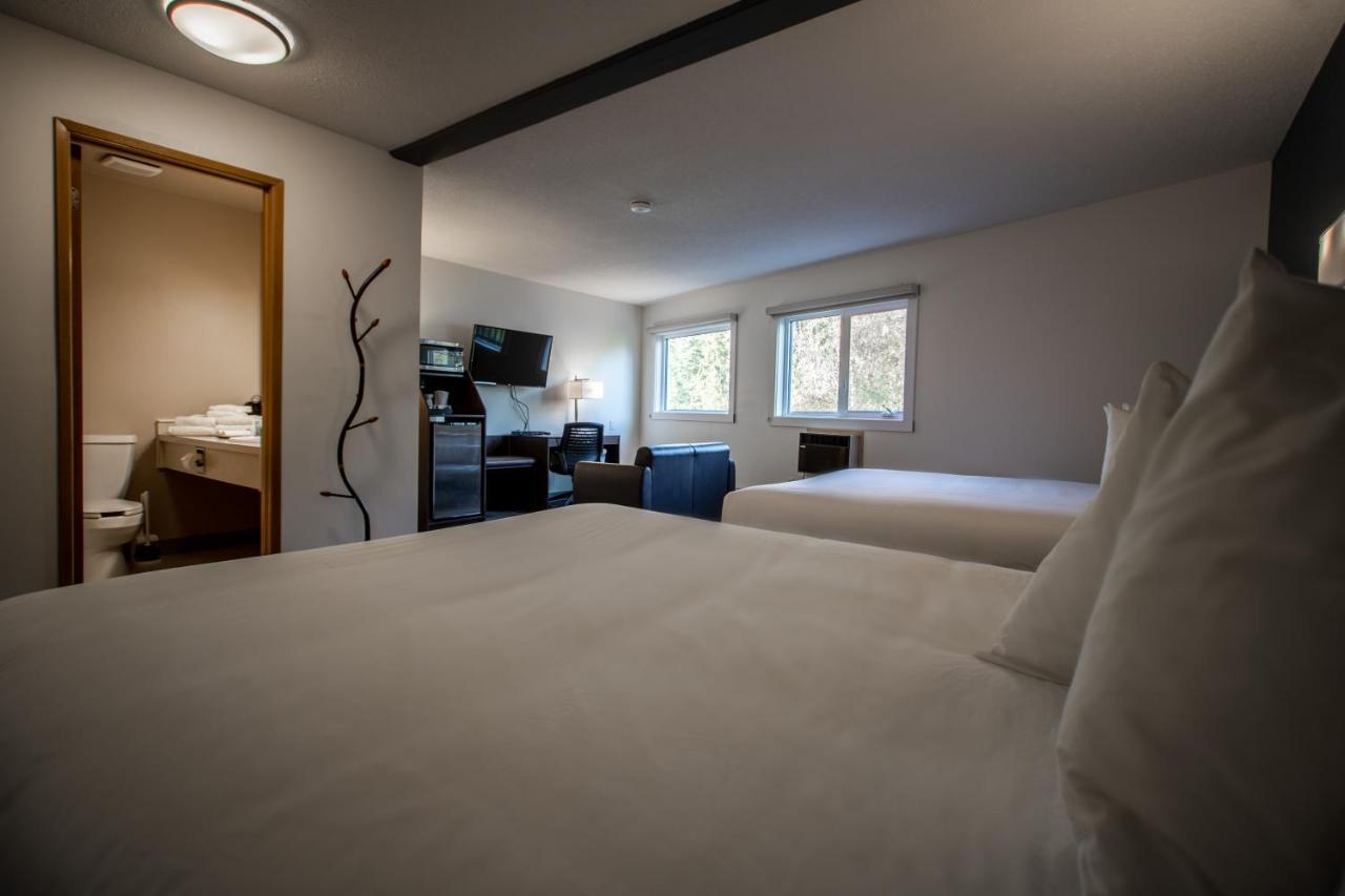 Bedrock Motel Mayo Landing エクステリア 写真